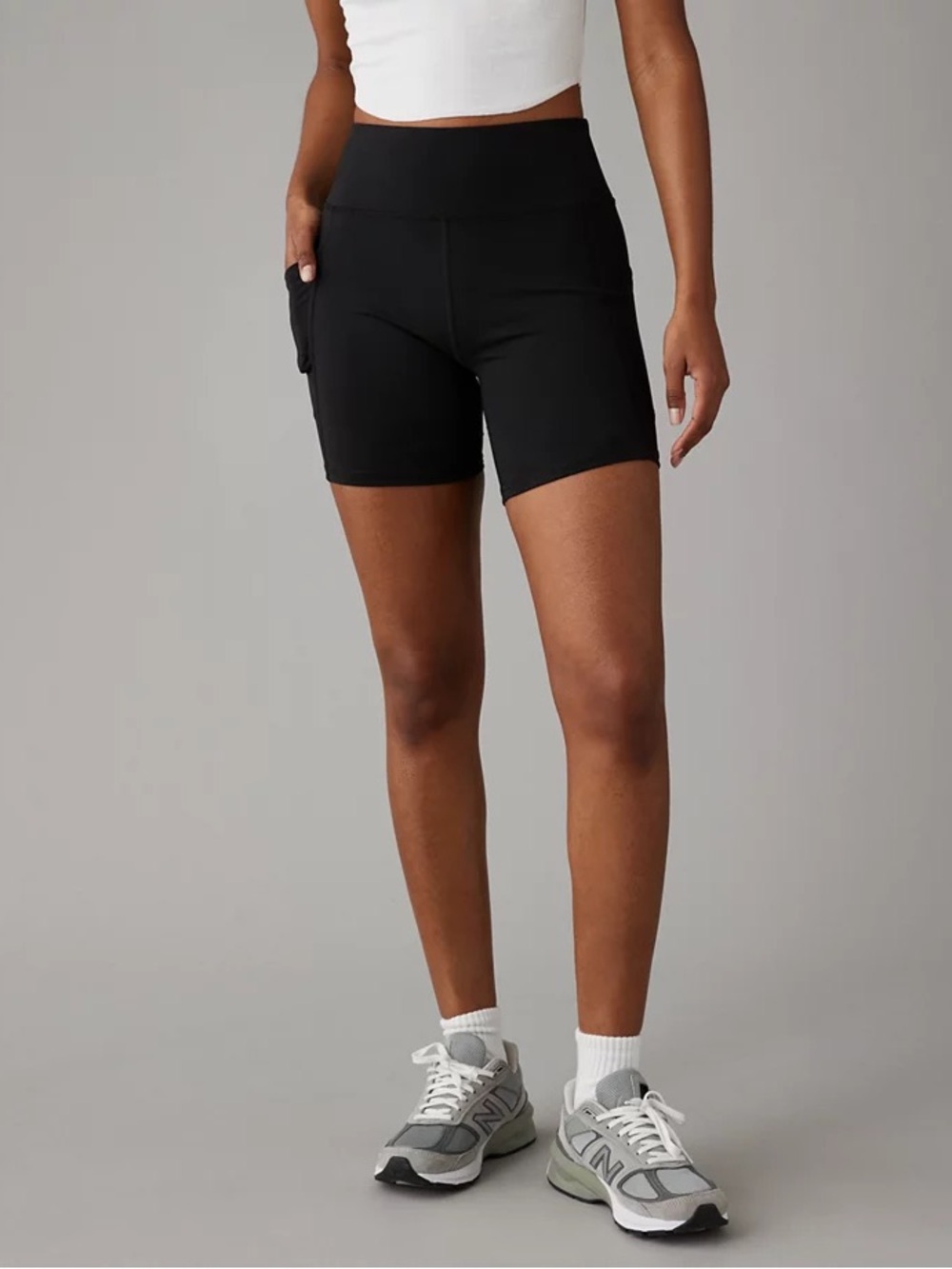 High-Rise Black Athletic Bike Shorts with Side Pocket